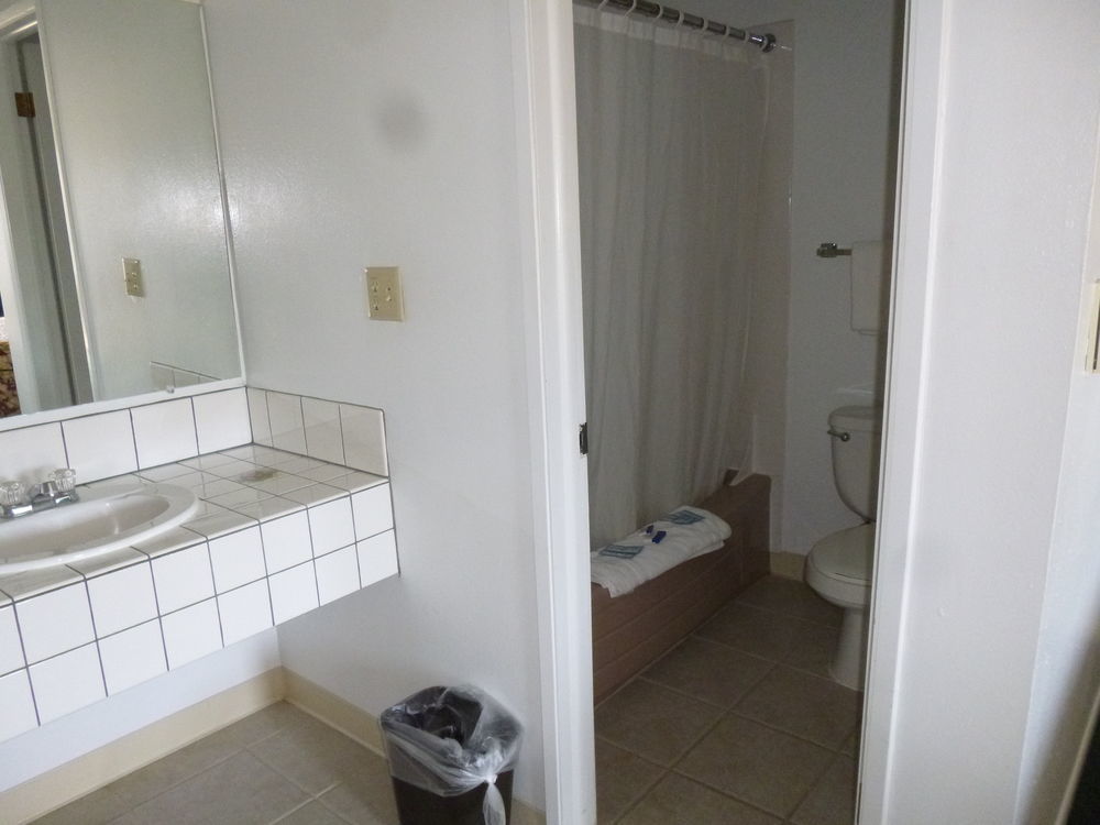פולמן Cougar Land Motel מראה חיצוני תמונה