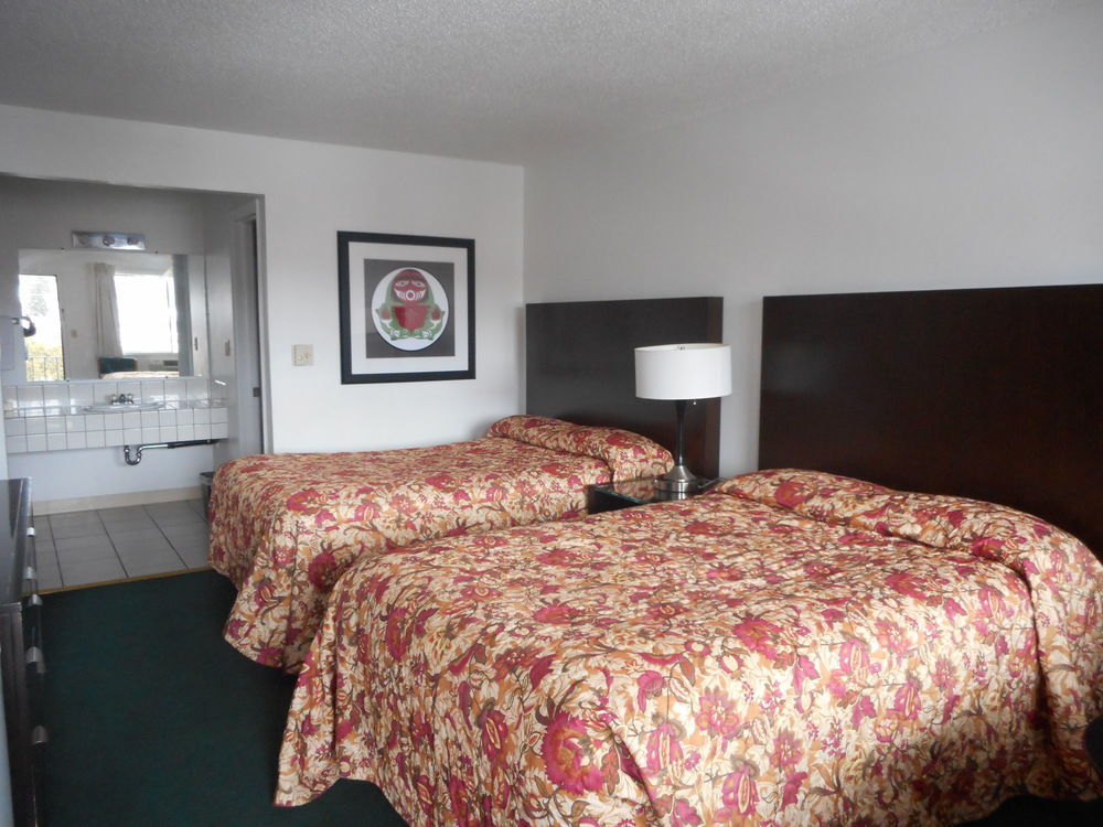 פולמן Cougar Land Motel מראה חיצוני תמונה